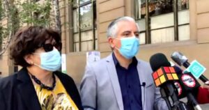 Colegio de Profesores retoma la ofensiva y entrega carta para pedir renuncia de Palacios