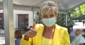 Joaquín Lavín explicó por qué Raquel Argandoña se vacunó antes