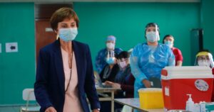 Daza hace llamado a profesores para que se vacunen ante baja participación