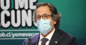 Minsal descartó modificar el horario del toque de queda