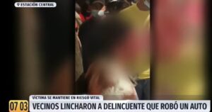 Vecinos lincharon y desnudaron a joven de 15 años tras violento robo en Estación Central