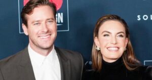 Ex esposa de Armie Hammer respalda a denunciantes: 