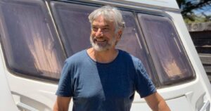 Francisco Reyes se suma a nueva nocturna de Canal 13 en medio de candidatura constituyente