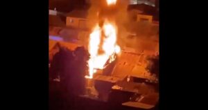 Fiesta clandestina en Independencia terminó en el incendio de cuatro casas