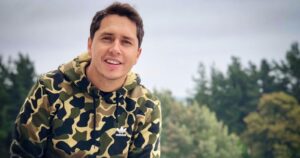 Fanático que se tomó foto con Karol Lucero salió a defenderlo: 