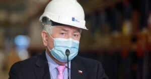 Paris anuncia vacunación de personas dializadas tras recibir nuevo cargamento de Pfizer