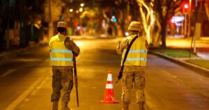 Nuevo horario del toque de queda comienza a regir desde este jueves
