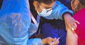 Minsal: más de 35 mil personas se han vacunado sin ser de grupos prioritarios