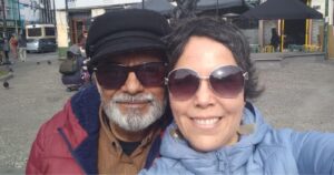 Viuda de poeta Enrique Moro arremete contra alcalde Sharp tras 