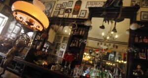 Valparaíso: Bar La Playa anuncia el cierre de sus puertas después de 113 años