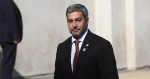 Presidente de Paraguay pide la dimisión a sus ministros en medio de protestas