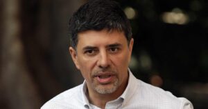 Sin mostrar pruebas, diputado Marcelo Díaz asegura que hay orden de no reanimar a pacientes con bajas expectativas de vida