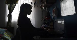 Gobierno defiende circular de Minsal que autoriza teletrabajo para personas con COVID-19