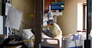 Francia registra 35 mil contagios y se decreta cuarentena por un mes en París