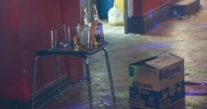 Denuncian fiesta clandestina en que participó hijo de vedette argentina