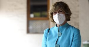 Matthei aborda efectos del cambio de fecha en sus aspiraciones presidenciales: 