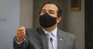 Contagios en La Moneda: subsecretario Galli da negativo a test PCR tras contacto estrecho con Delgado