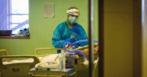 Posible nuevo síntoma del COVID-19: estudian erecciones de más de 4 horas en hombres mayores