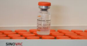 Ensayos de Sinovac en Chile: 90% de los vacunados presentó anticuerpos tras la segunda dosis