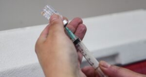 Covid-19: OMS alerta de grave situación sanitaria en Brasil tras más de 2.000 muertes diarias