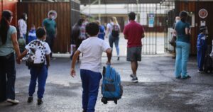 Más de 800 colegios cerrarán sus puertas por retrocesos de comunas a fase 1