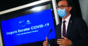 Mineduc y Fonasa anuncian Seguro Escolar Covid para estudiantes