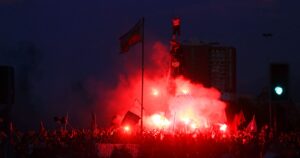 Ministro de Defensa expresa su rechazo a quema de estatua de Baquedano