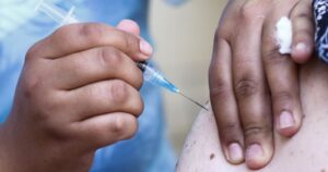 Vacunados en Chile contra el Covid-19 superan los 5 millones de personas