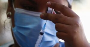 Comisión Europea presentó proyecto de pasaporte COVID sin considerar Sinovac y Sputnik V