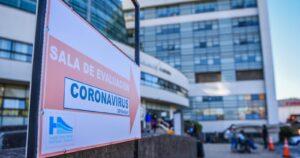 Minsal instruye a directores de hospitales no hablar con la prensa ante escasez de camas críticas