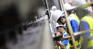 Lanzan en 15 liceos técnicos del país la primera versión del programa que busca fortalecer la educación dual