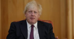 Johnson celebra reapertura de escuelas como un primer paso hacia la 