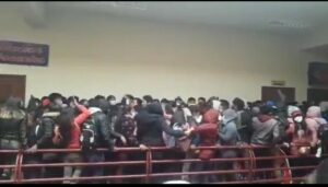 Bolivia: al menos siete universitarios fallecen tras caer desde un cuarto piso