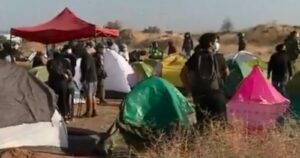 Carabineros desaloja nueva toma de más de 300 personas en Renca