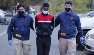 Detienen a hombre deportado en 2019: lo acusan de violación