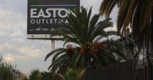Investigan millonario robo en tiendas del Easton Outlet Mall en Quilicura