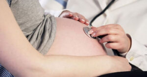 Investigadores avanzan en la detección temprana de la preeclampsia al identificar una de las causantes