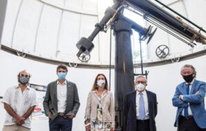 Ministros de Ciencia y Medio Ambiente lanzan experimento para medir contaminación lumínica en Chile