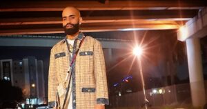 Redes sociales critican a reggaetonero Arcángel por comentarios misóginos