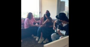 VIDEO - Cami se reunió con familia de Tamara Moya y le rindió emotivo homenaje