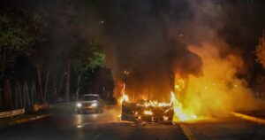 Día del Joven Combatiente dejó tres buses quemados y 128 detenidos