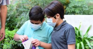 Entregan 700 tablets a niños migrantes y refugiados en Chile