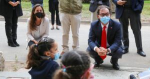 Mineduc por clases en comunas que retroceden a cuarentena: 