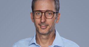 Matías del Río asumirá la conducción del renovado Medianoche en TVN