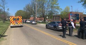 EEUU: tiroteo en instituto de Konxville deja un fallecido y un policía herido