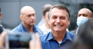 Bolsonaro califica de 