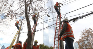 Pronóstico de lluvia: Enel Distribución activó plan preventivo para la región Metropolitana