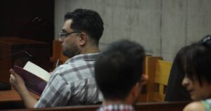 Fiscalía pidió ocho años de cárcel para profesor imputado por destruir torniquete del Metro