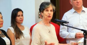 El polémico meme de la senadora Isabel Allende contra Sebastián Piñera