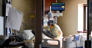 Supera a Brasil: Uruguay registra la tasa más alta de muertes por COVID-19 en América